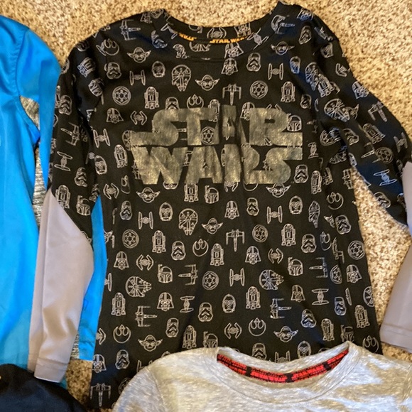 Star Wars size 5 boys long sleeve shirts - Picture 3 of 5